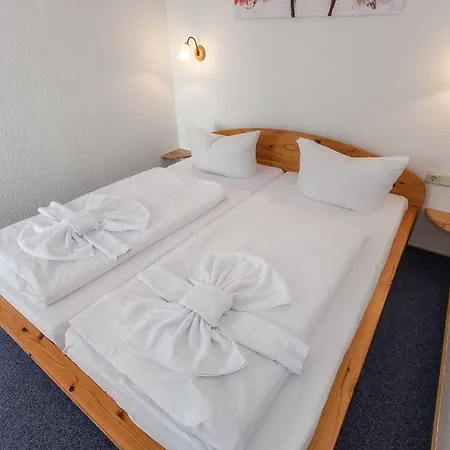Landferienhaus Sonnenblume Hagen (Rugen)